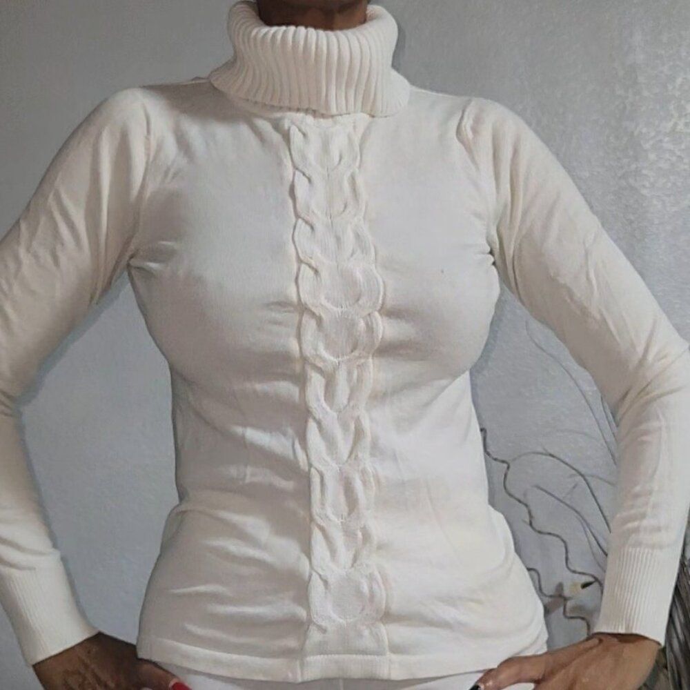 White Long Sleeve Cable Knit Turtleneck Sweater Size S - Picture 1 of 6